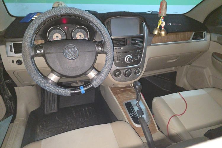 Used Buick Excelle 2015 1.5L Automatic Classic Model Center Console