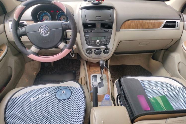 Used Buick Excelle 2015 1.5L Automatic Classic Model Center Console