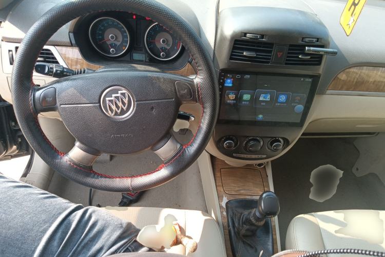 Used Buick Excelle 2015 1.5L Manual Classic Trim Center Console
