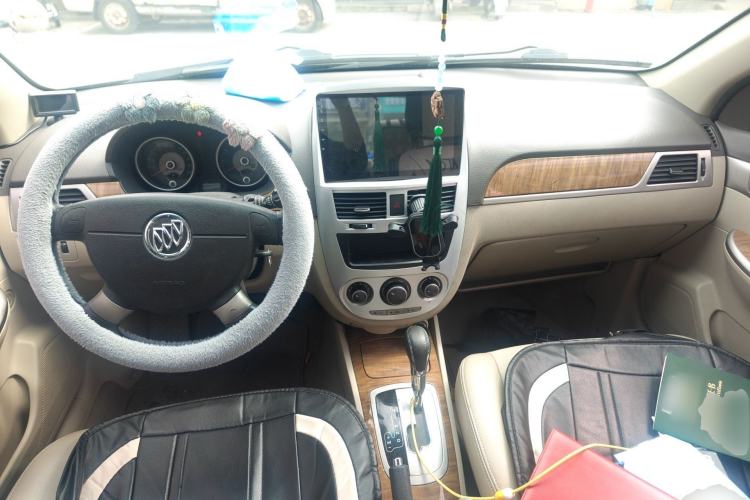 Used Buick Excelle 2015 1.5L Automatic Classic Model Center Console
