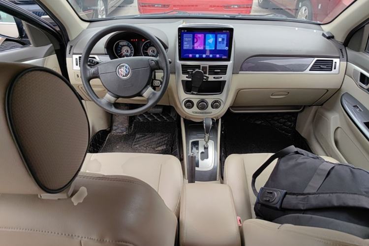 Used Buick Excelle 2015 1.5L Automatic Classic Model Center Console