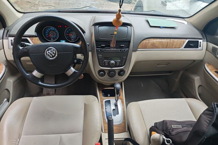 Used Buick Excelle 2015 1.5L Automatic Classic Model Center Console