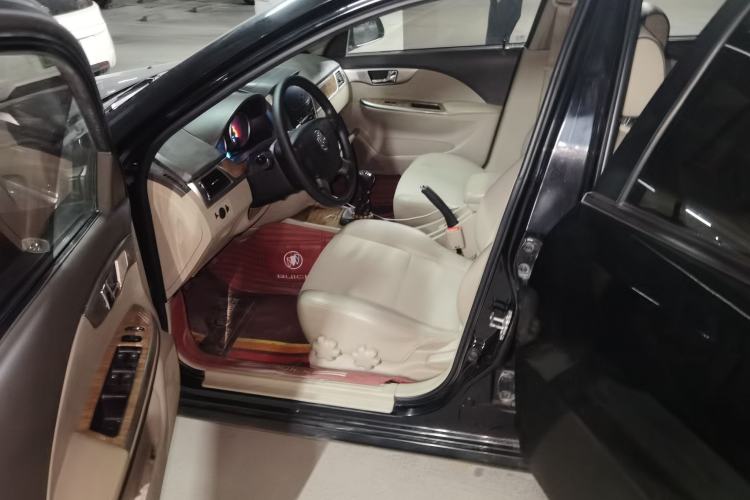 Used Buick Excelle 2015 1.5L Manual Classic Trim Driver Seat