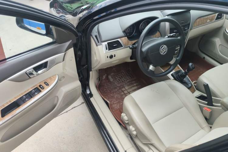 Used Buick Excelle 2015 1.5L Manual Classic Trim Driver Seat