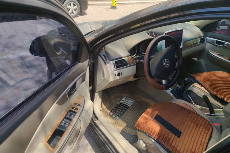 Used Buick Excelle 2015 1.5L Manual Classic Trim Driver Seat