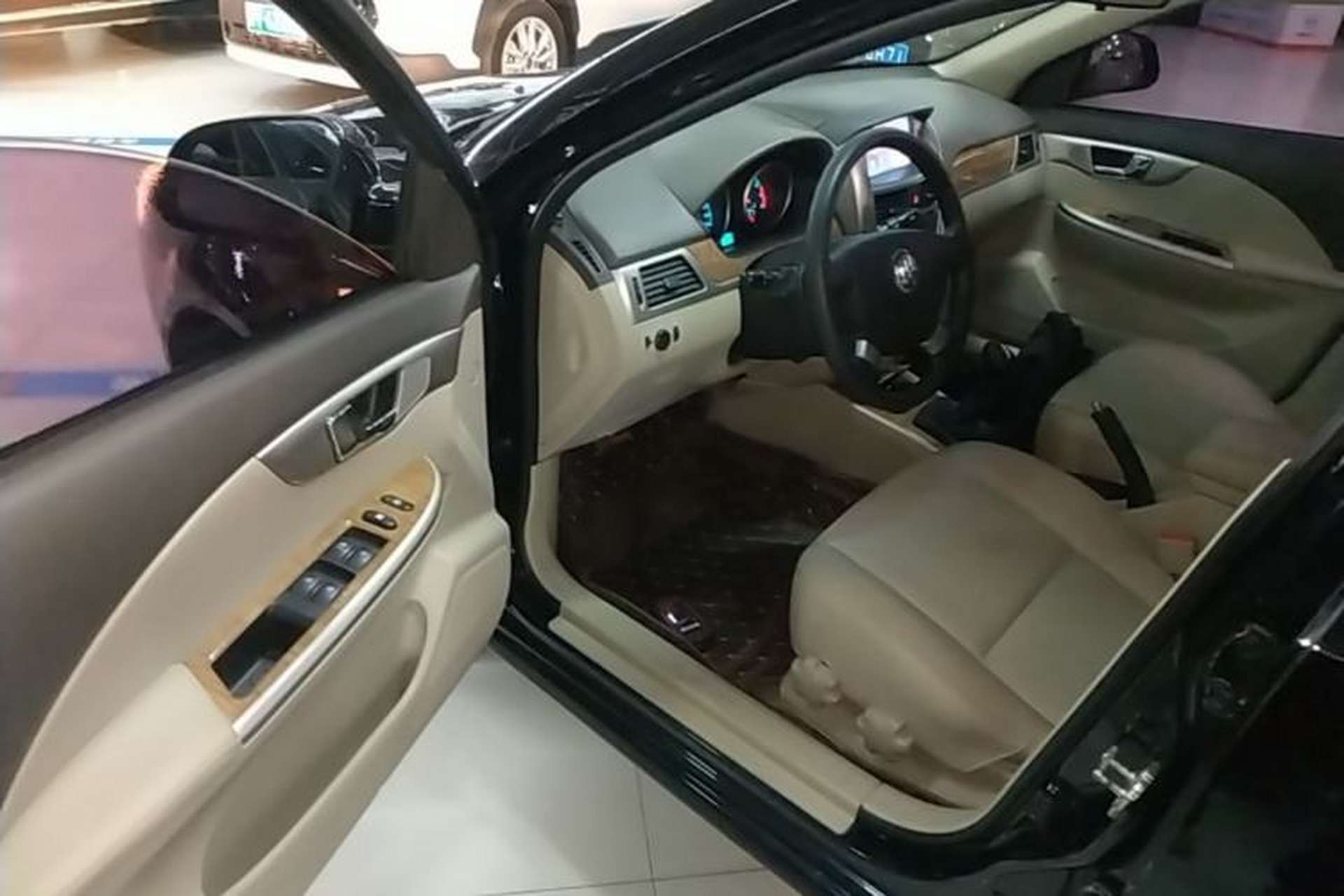 Used Buick Excelle 2015 1.5L Manual Classic Trim Driver Seat