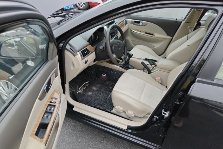 Used Buick Excelle 2015 1.5L Manual Classic Trim Driver Seat