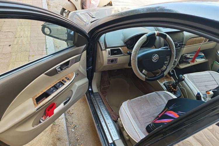 Used Buick Excelle 2015 1.5L Manual Luxury Model Driver Seat