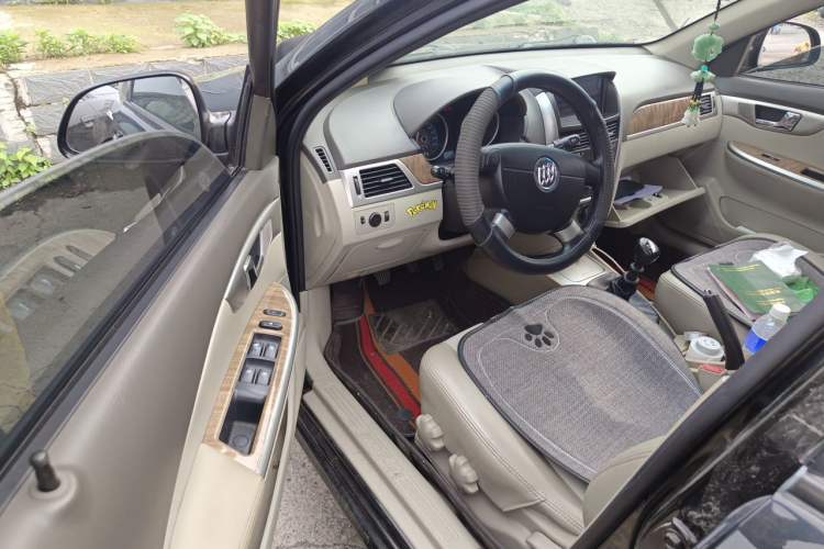 Used Buick Excelle 2015 1.5L Manual Classic Trim Driver Seat