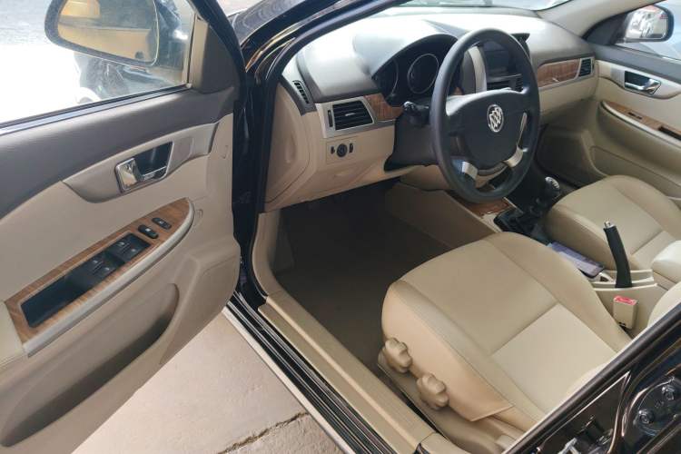 Used Buick Excelle 2015 1.5L Manual Classic Trim Driver Seat