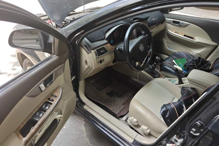 Used Buick Excelle 2015 1.5L Manual Classic Trim Driver Seat