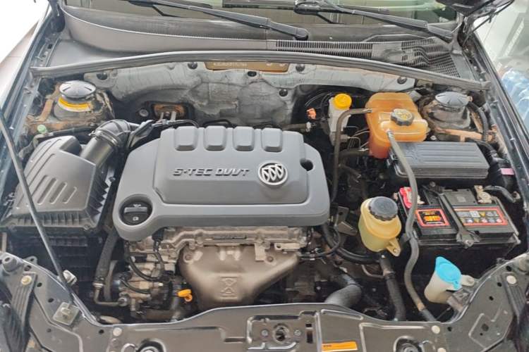 Used Buick Excelle 2015 1.5L Automatic Classic Model Engine Bay
