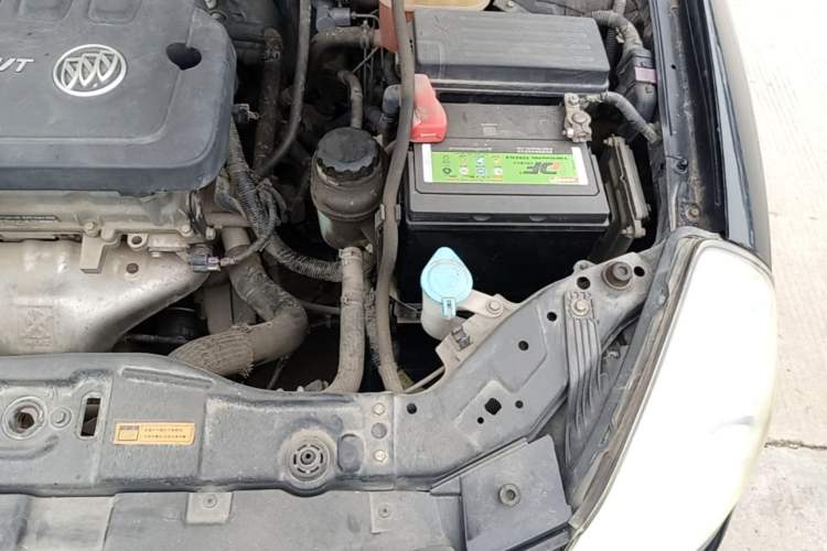 Used Buick Excelle 2015 1.5L Manual Classic Trim Engine Bay Left