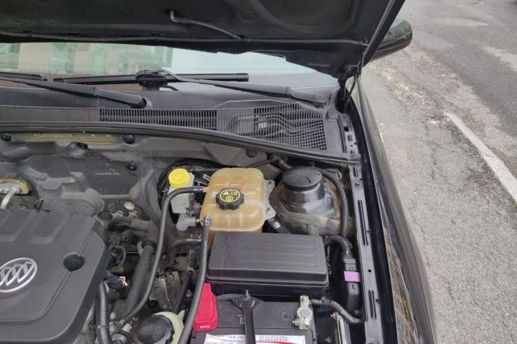 Used Buick Excelle 2015 1.5L Manual Classic Trim Engine Bay Left