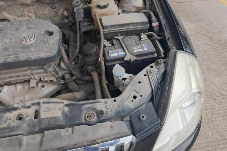 Used Buick Excelle 2015 1.5L Automatic Classic Model Engine Bay Left