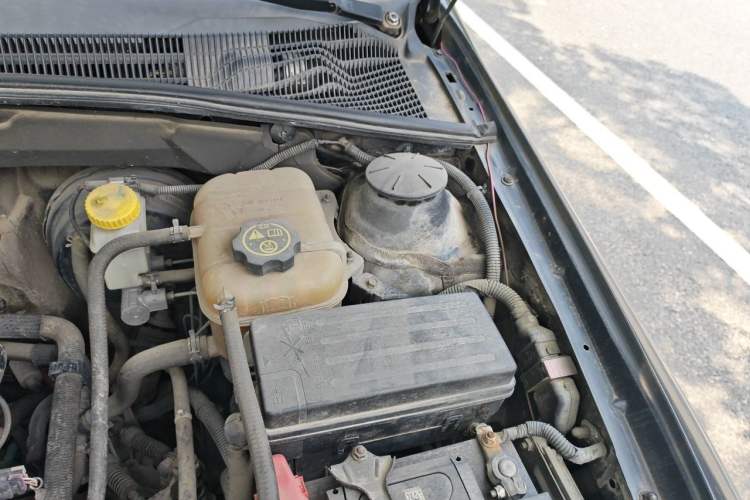 Used Buick Excelle 2015 1.5L Manual Classic Trim Engine Bay Left