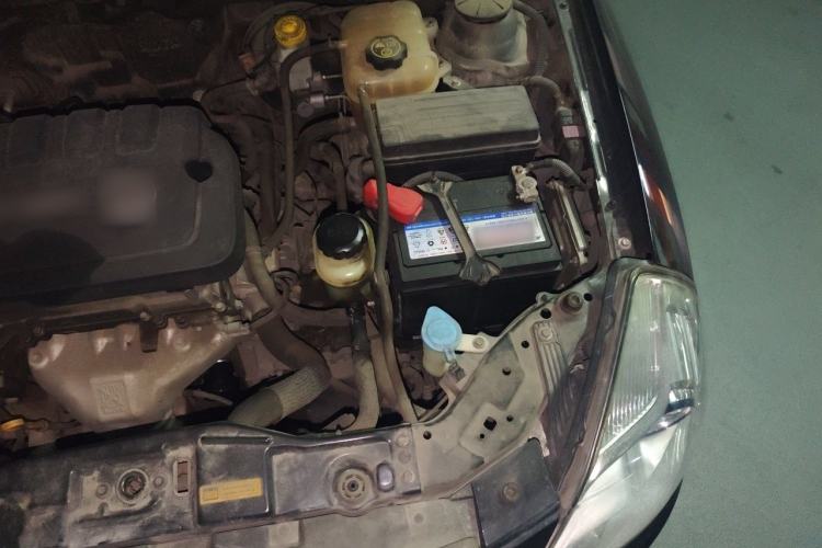 Used Buick Excelle 2015 1.5L Automatic Classic Model Engine Bay Left