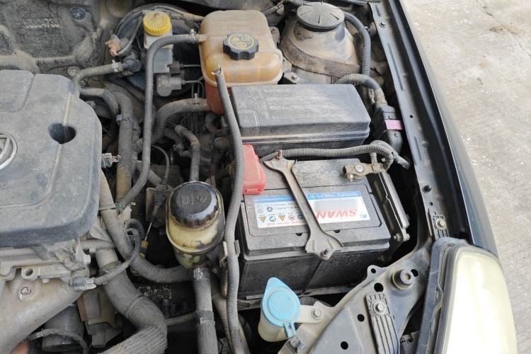 Used Buick Excelle 2015 1.5L Automatic Classic Model Engine Bay Left