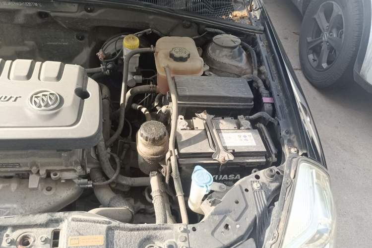 Used Buick Excelle 2015 1.5L Automatic Classic Model Engine Bay Left