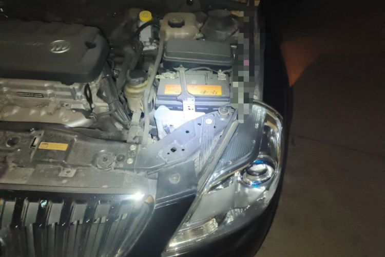 Used Buick Excelle 2015 1.5L Manual Classic Trim Engine Bay Left