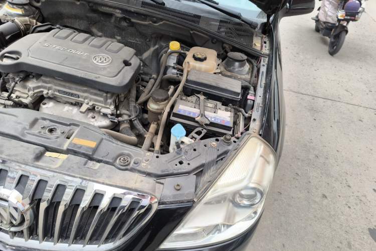 Used Buick Excelle 2015 1.5L Manual Classic Trim Engine Bay Left