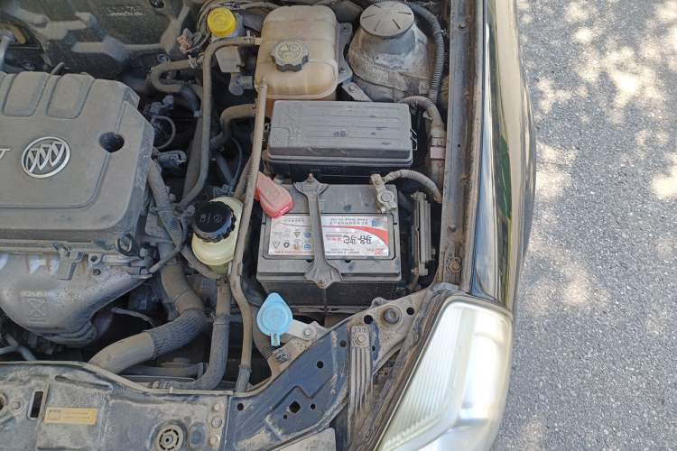 Used Buick Excelle 2015 1.5L Automatic Classic Model Engine Bay Left