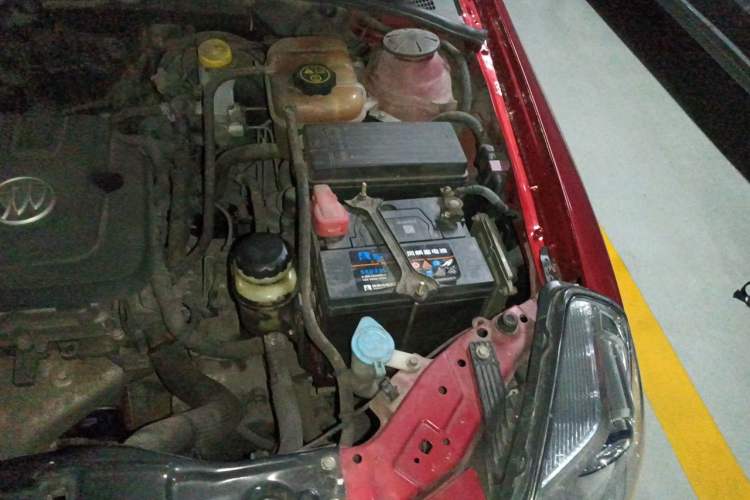 Used Buick Excelle 2015 1.5L Automatic Classic Model Engine Bay Left