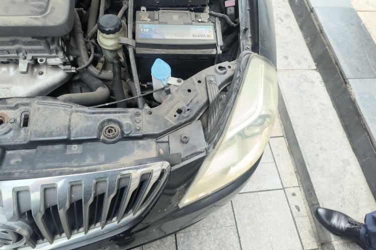 Used Buick Excelle 2015 1.5L Automatic Classic Model Engine Bay Left