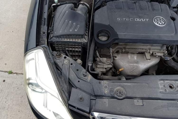 Used Buick Excelle 2015 1.5L Manual Classic Trim Engine Bay Right