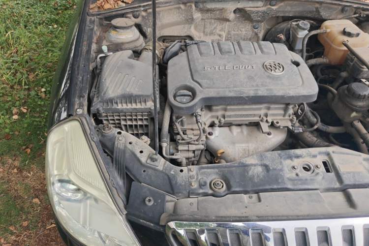 Used Buick Excelle 2015 1.5L Automatic Classic Model Engine Bay Right