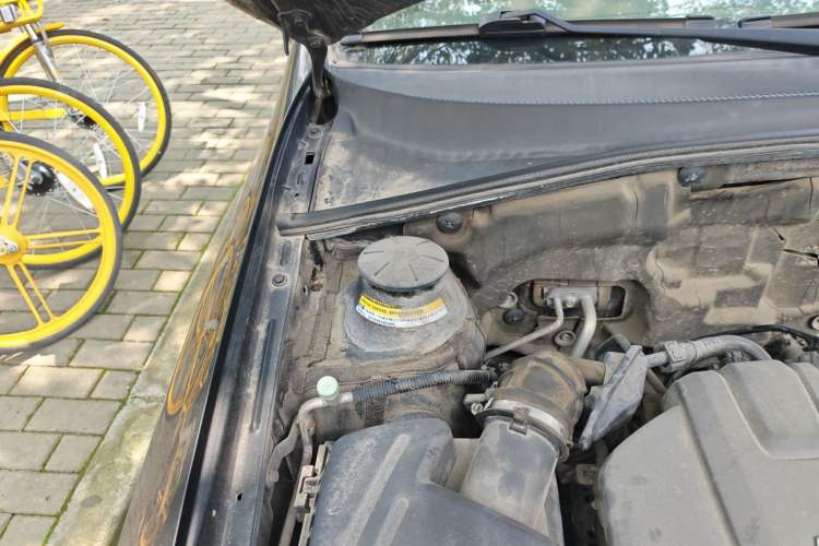 Used Buick Excelle 2015 1.5L Manual Classic Trim Engine Bay Right