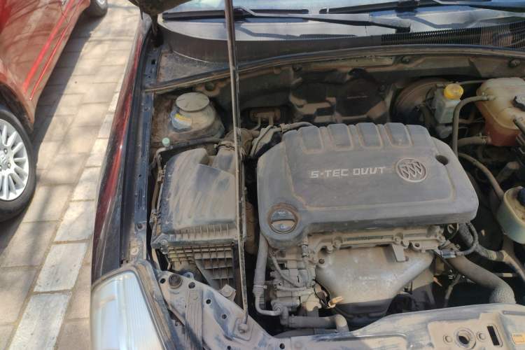 Used Buick Excelle 2015 1.5L Manual Classic Trim Engine Bay Right
