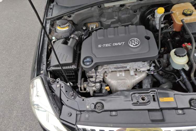 Used Buick Excelle 2015 1.5L Manual Classic Trim Engine Bay Right