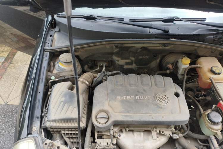 Used Buick Excelle 2015 1.5L Automatic Classic Model Engine Bay Right