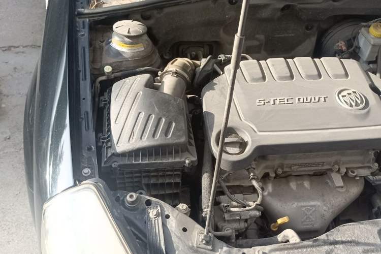 Used Buick Excelle 2015 1.5L Automatic Classic Model Engine Bay Right