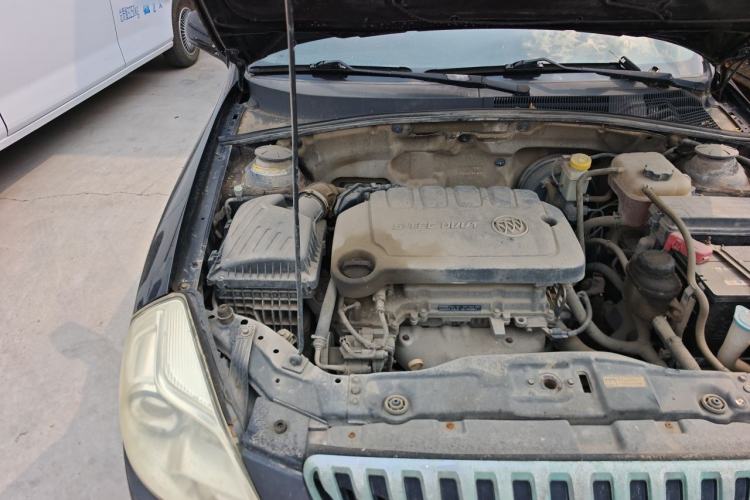 Used Buick Excelle 2015 1.5L Manual Luxury Model Engine Bay Right