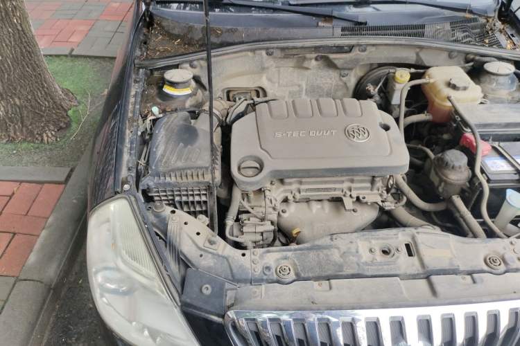 Used Buick Excelle 2015 1.5L Automatic Classic Model Engine Bay Right