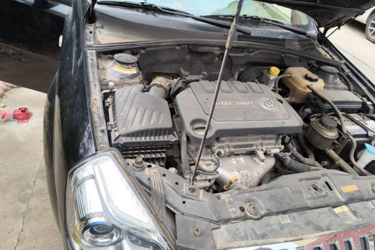 Used Buick Excelle 2015 1.5L Manual Classic Trim Engine Bay Right