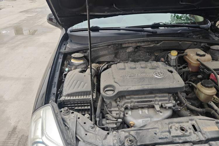 Used Buick Excelle 2015 1.5L Automatic Classic Model Engine Bay Right