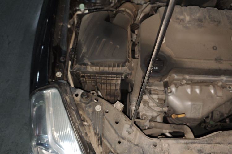 Used Buick Excelle 2015 1.5L Automatic Classic Model Engine Bay Right