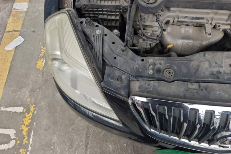 Used Buick Excelle 2015 1.5L Automatic Classic Model Engine Bay Right