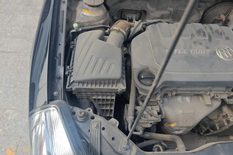 Used Buick Excelle 2015 1.5L Automatic Classic Model Engine Bay Right