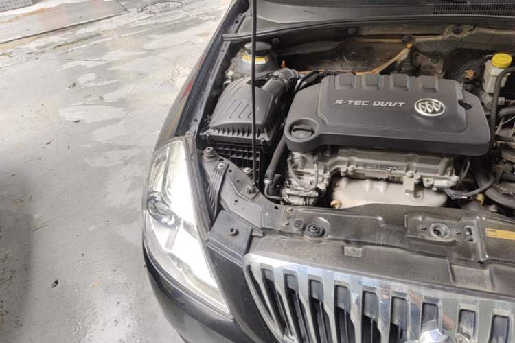 Used Buick Excelle 2015 1.5L Automatic Luxury Edition Engine Bay Right