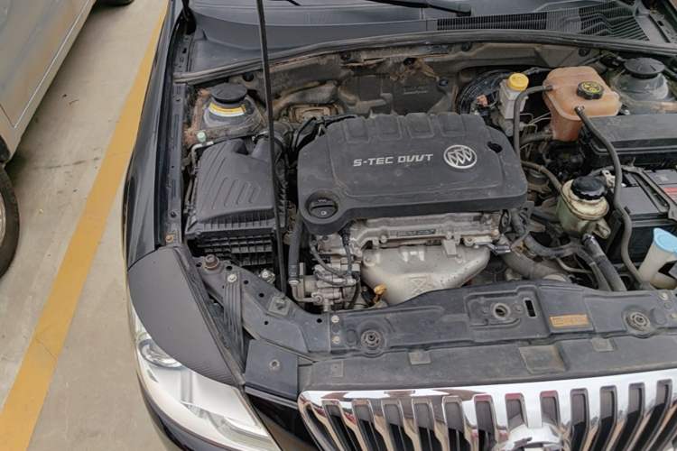 Used Buick Excelle 2015 1.5L Automatic Classic Model Engine Bay Right