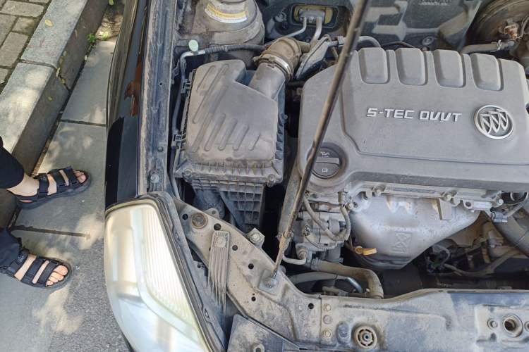 Used Buick Excelle 2015 1.5L Automatic Classic Model Engine Bay Right