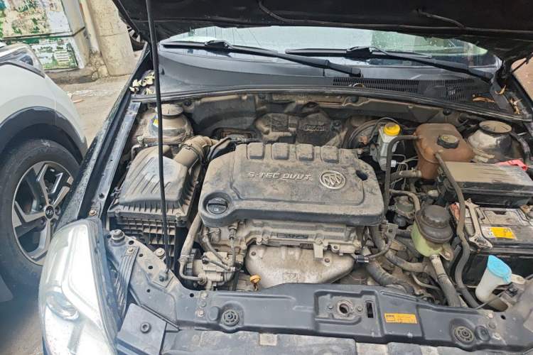 Used Buick Excelle 2015 1.5L Automatic Classic Model Engine Bay Right