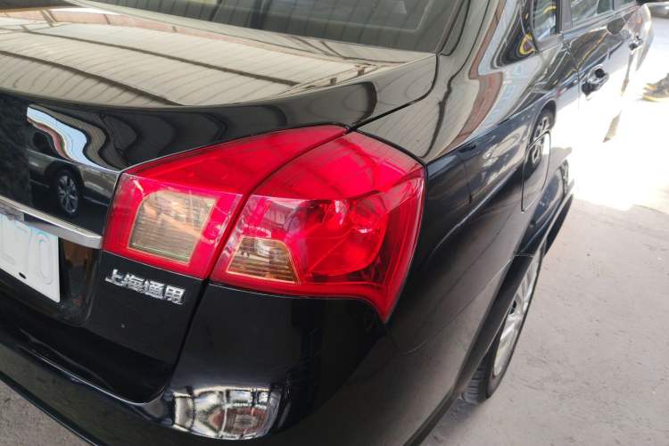 Used Buick Excelle 2015 1.5L Manual Classic Trim Exterior 3