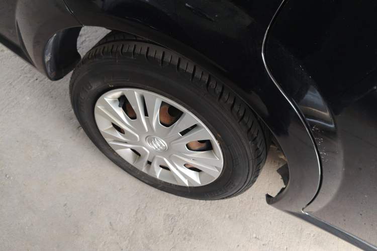 Used Buick Excelle 2015 1.5L Manual Classic Trim Exterior 5