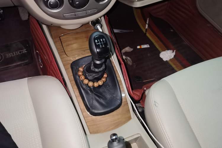 Used Buick Excelle 2015 1.5L Manual Classic Trim Gear Lever