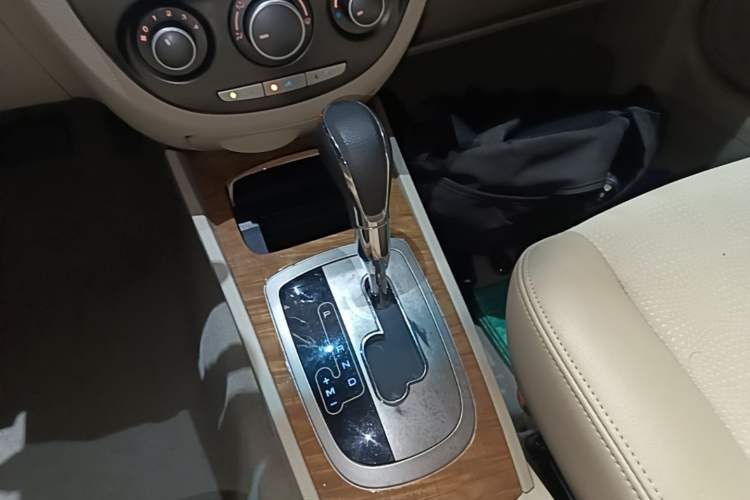 Used Buick Excelle 2015 1.5L Automatic Classic Model Gear Lever